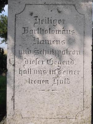 Inschrift Bartholomäus Denkmal Vorderseite Image